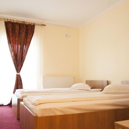 Hotel FAN Alba Iulia Exterior foto