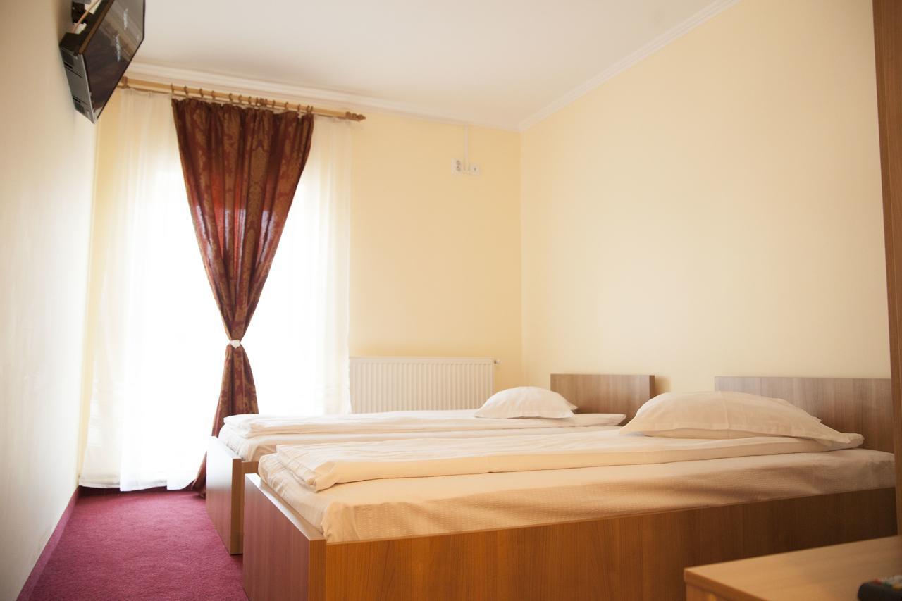 Hotel FAN Alba Iulia Exterior foto