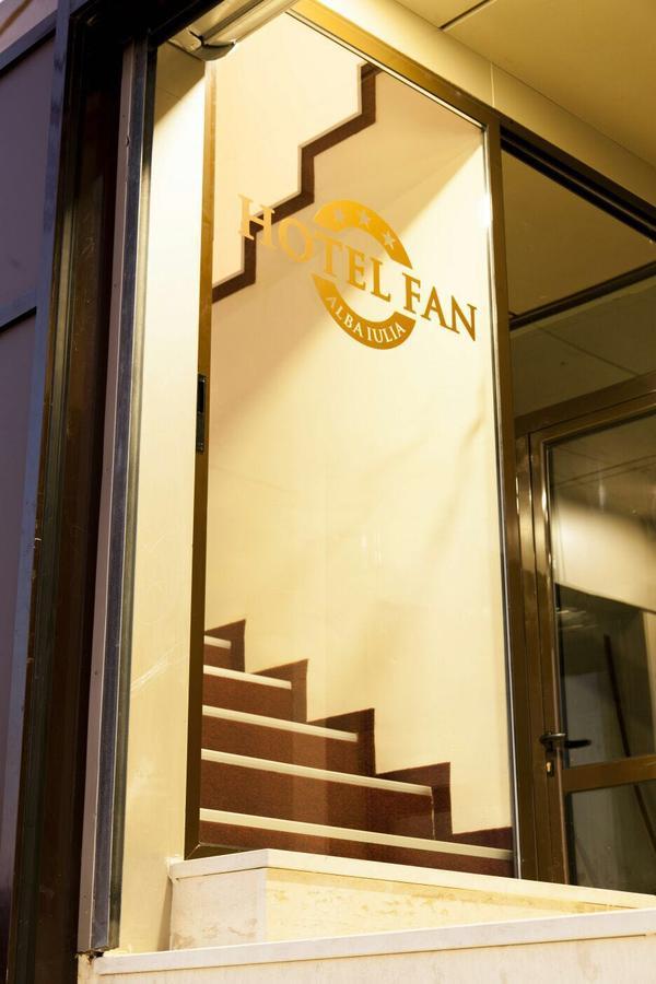 Hotel FAN Alba Iulia Exterior foto