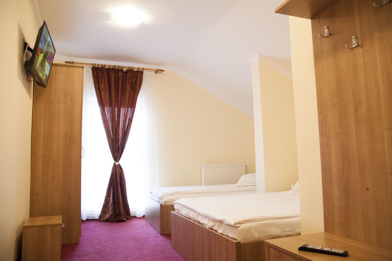 Hotel FAN Alba Iulia Exterior foto